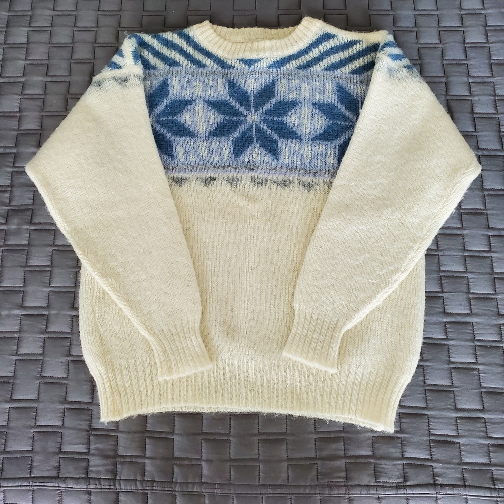 Icelandic Wool Sweater sz M